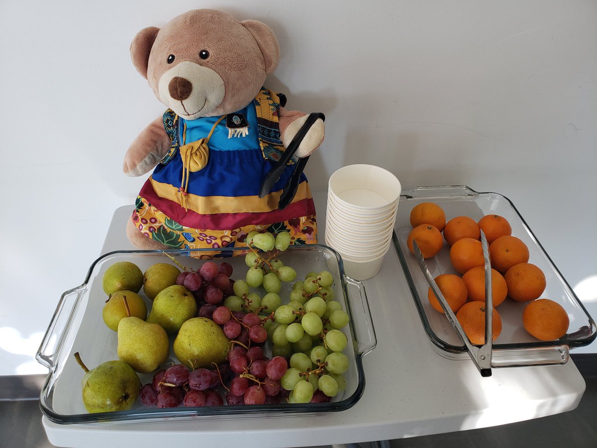 NookaaO's tweet photo. Today is fruit day @IndigenousLUL! #healthyeating #ISLC #evergoodulul https://t.co/sNS4D6nUEW
