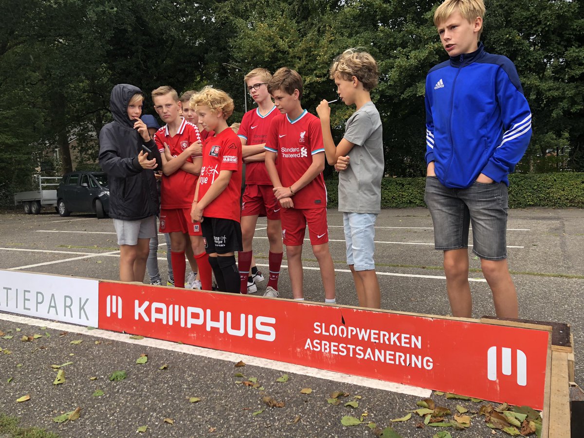 hettieolde's tweet photo. Dank @kamphuissloop voor sponsoring #streetsoccertoernooi #rotary #tubbergen #ootmarsum #sportservicetubbergen https://t.co/ksLmVcAnWz