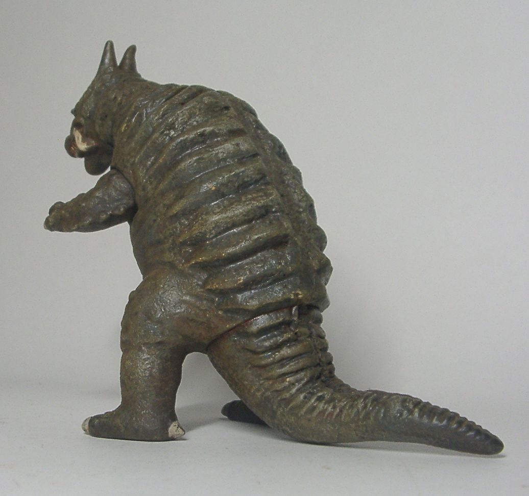 ソフビ人形 ブルマァク 地底怪獣パゴス ウルトラQ 円谷プロ フィギュア ウルトラQ』地底怪獣・パゴスがソフビフィギュアとなって登場