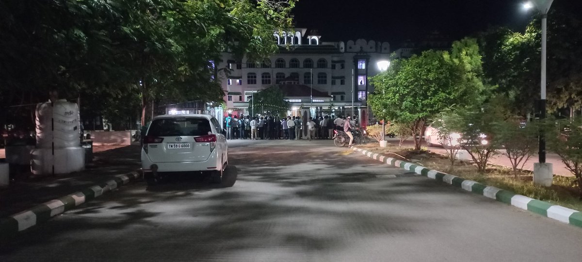 Rangarajan Narasimhan On Twitter Press Waiting Before Hon ble Madras rangarajan-narasimhan-on-twitter-press-waiting-before-hon-ble-madras