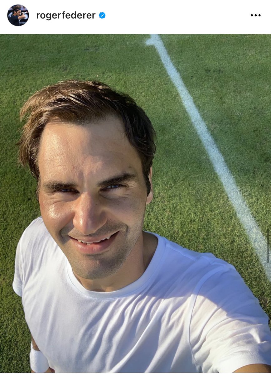 Alessia22894's tweet photo. #RogerFederer dice addio al tennis professionistico.
Niente sarà più come prima.
Grazie #ReRoger.
Sto piangendo come una scema, ma d’altronde sei una leggenda vivente e mi hai fatto vivere emozioni spettacolari. #grazie❤️ https://t.co/DhLDGGR9EV