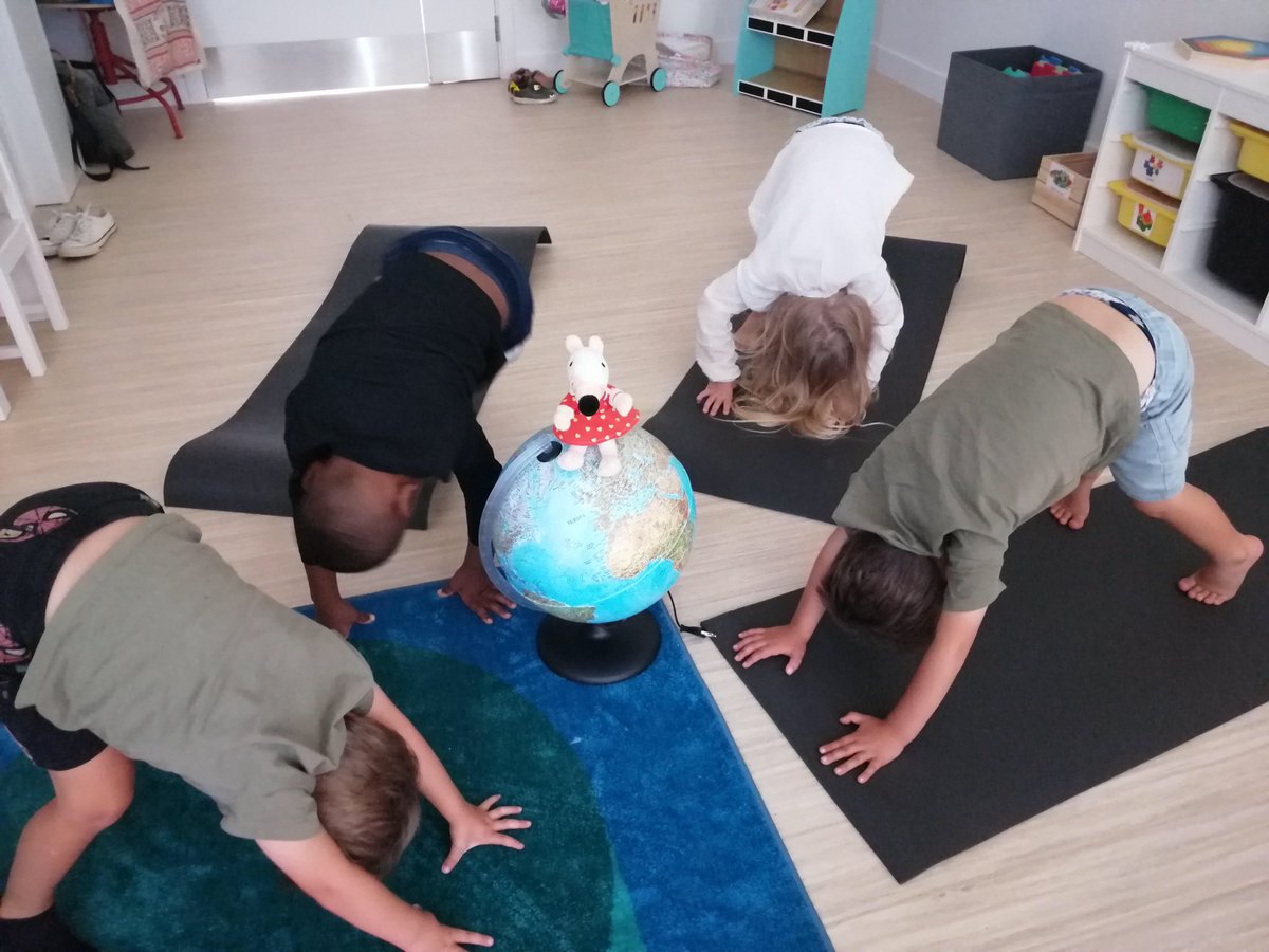 Well-being and yoga today… a great way to get to develop motor skills… and have fun at the same time!