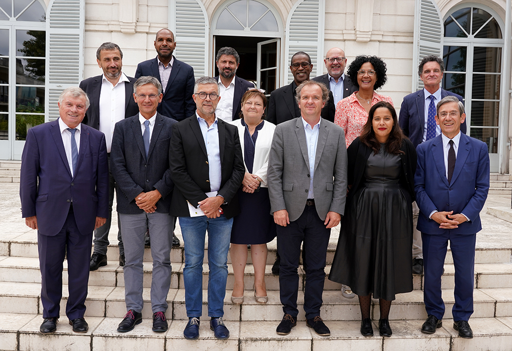 SGVChampagne's tweet photo. Assemblée Nationale - Journées parlementaires du @GroupeLIOT_An en #Champagne.
Le SGV sensibilise les députés sur l'emploi, la transmission et l'environnement.
@maximetoubart @C_deCourson @BertrandPancher @JF_Acquaviva @NathalieBassire @pacolombani @beadescamps @StphaneLenorma1 https://t.co/4WpXEEiUpt
