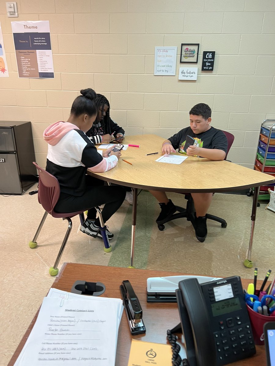 ramoneconley's tweet image. Math escape room in class today. Learning about rational vs irrational numbers 🔥

#CWMSCHANGEMAKERS