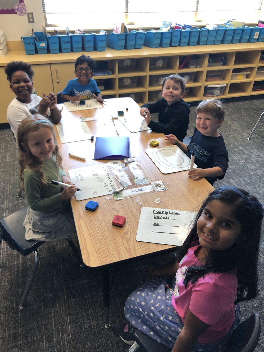um_BARELA's tweet photo. Practicing writing our letters, sight words, and our friends names during phonics work! Love these smiling faces! #FISDmadetoshine @OgleElem @OgleKinder https://t.co/st6RmehOLm