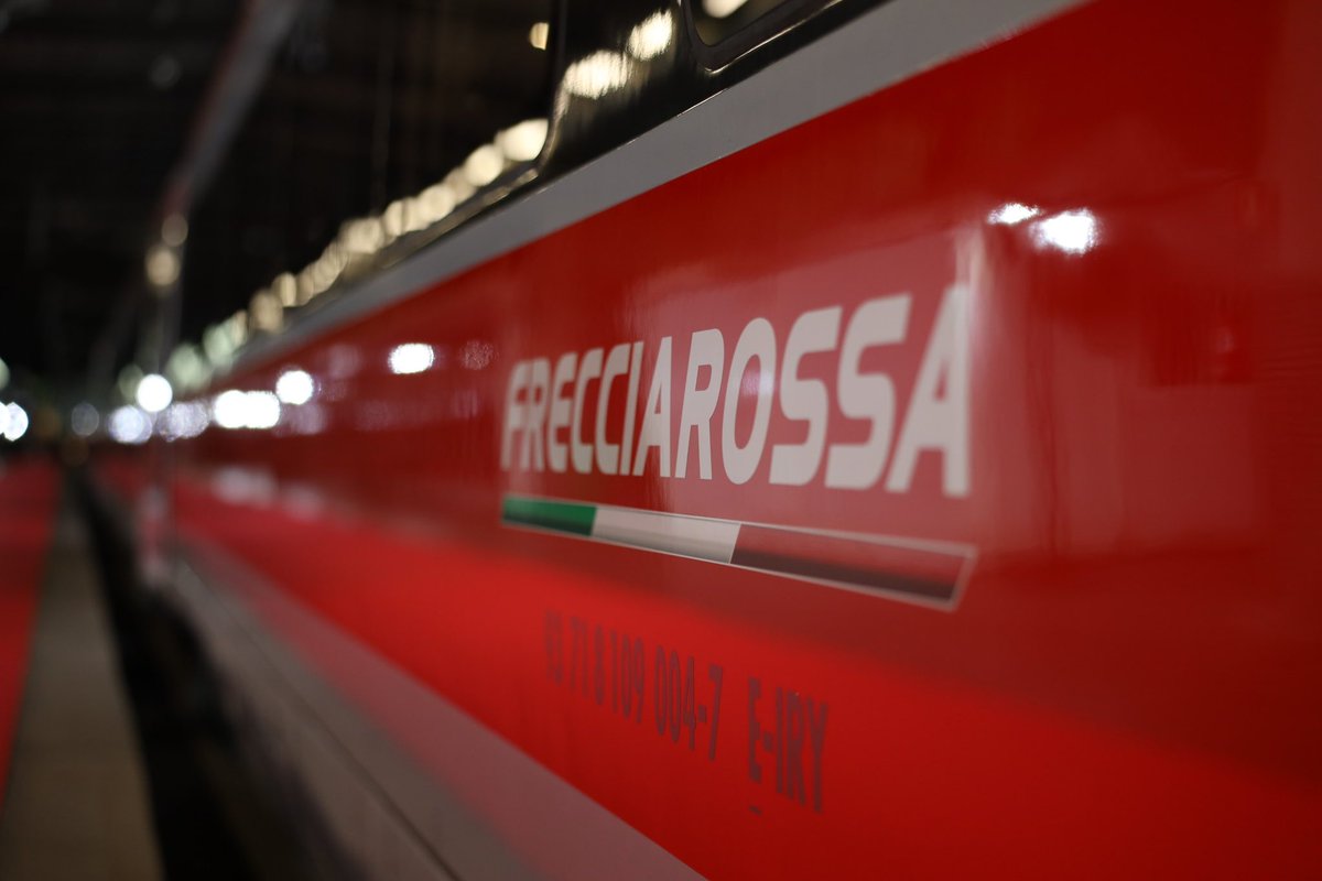 CotoMarin's tweet photo. Una nueva compañía ferroviaria se suma a la liberalización de la red ferroviaria española, se llama @iryo_eu. En noviembre comienzan operaciones entre #Madrid y #Barcelonay cubrirán toda la red de alga velocidad de @Adif_es 🇪🇸 #Andalucía en marzo 2023. Fotos para @El_Plural. https://t.co/42Zmfd0sYY