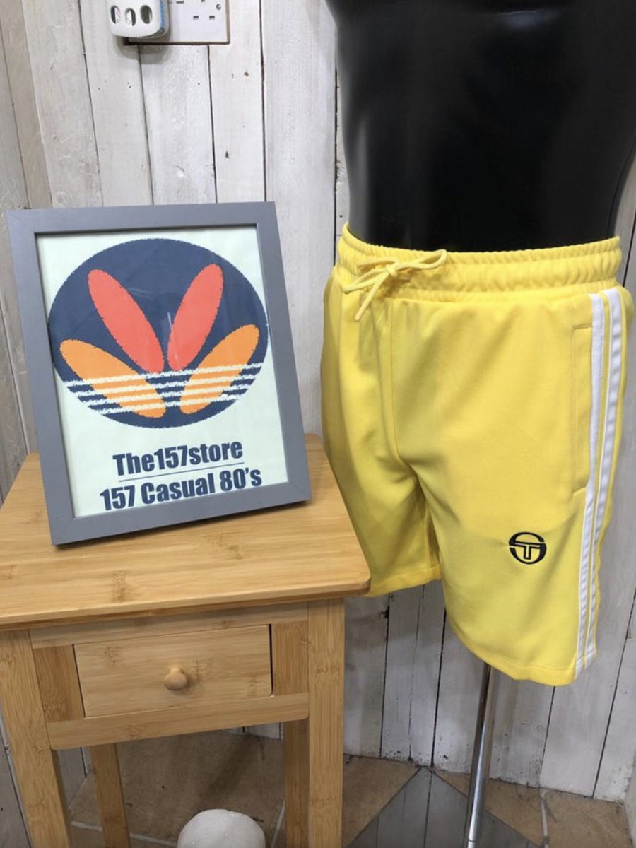 Twitter discounts day 12 ⚡️

Sergio Tacchini Pietra shorts in limited edition lemon drop 🍋 Just £22 😱 -> bit.ly/3eP3S76

No code required 🤝