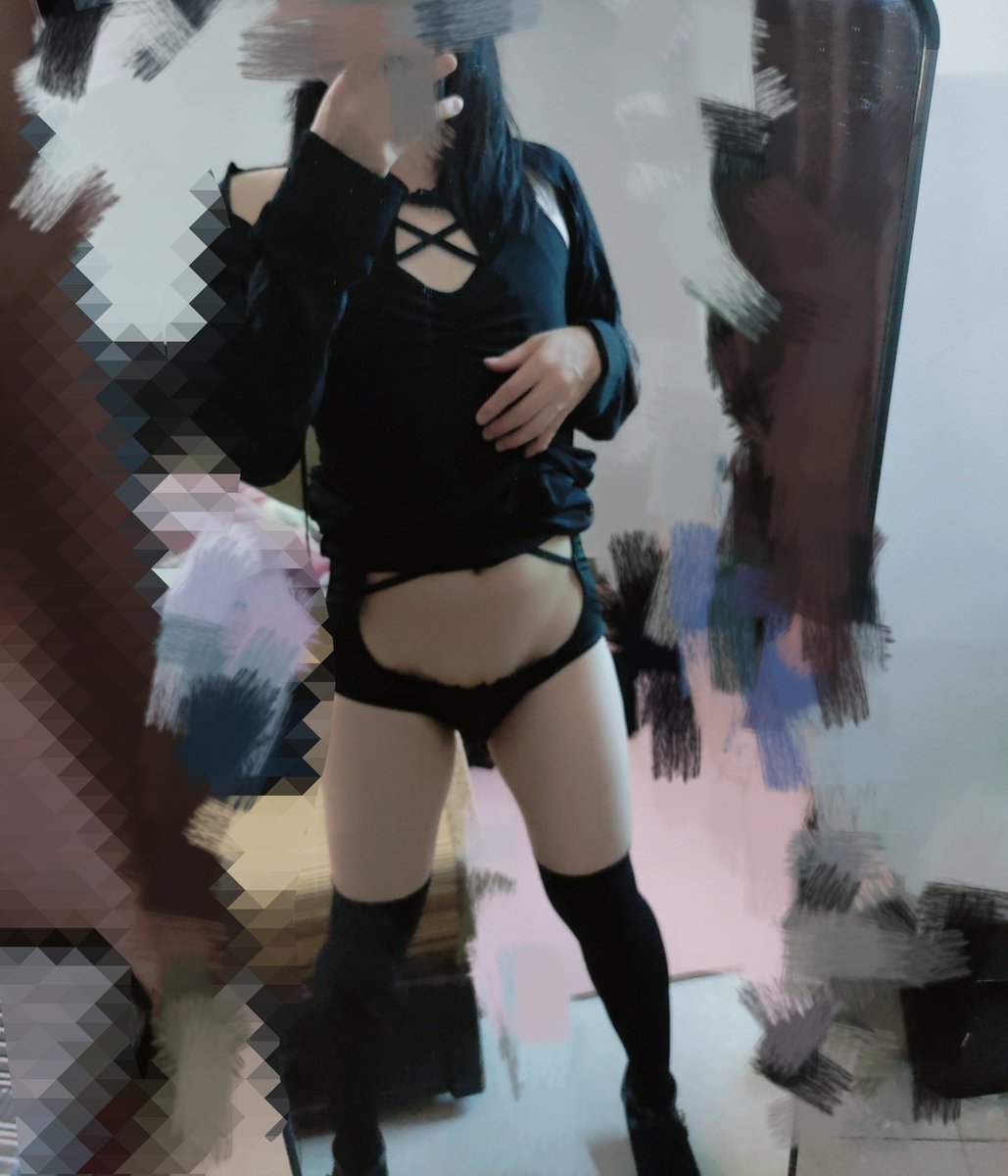 7MTK1's tweet photo. 嘿嘿，新买的衣服和鞋子呀 #伪娘 https://t.co/EgUmv25F3t