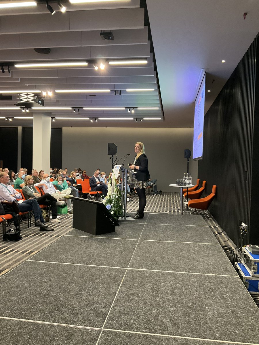 <a href="/silargi/">Silvia Argimón</a> &amp; I have the pleasure of cochairing the session on genome-based surveillance in LMICs <a href="/ESCMID/">ESCMID</a> #IMMEMXIII.  Our 1st speaker is Josefina Campos <a href="/ANLIS_Malbran/">ANLIS Malbrán</a> from #Argentina.  She’s stressing the imptce of establishing #GenomicSurveillance b4 public health emergencies../2