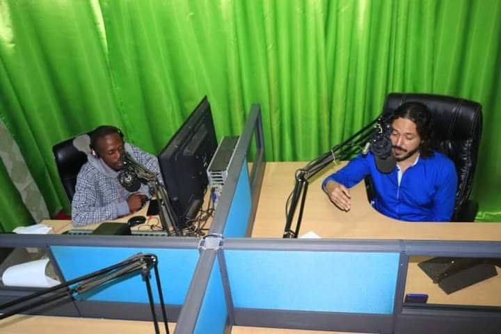 iguassu_ac's tweet photo. IGUASSU AC with @EdwardMuchiri15, Presenter Oscar... On Stage at @FurahaRadio / MERU County
#kenya #Radio_Furaha #wameru #meru #kimeru #mountkenya #africa #kenya #afrika #ameru #merian #merugospel #merumusic #kenyangospelmusic #meruland #merians #tharakanithi #meruculture #murume https://t.co/i2SPAKZnW2