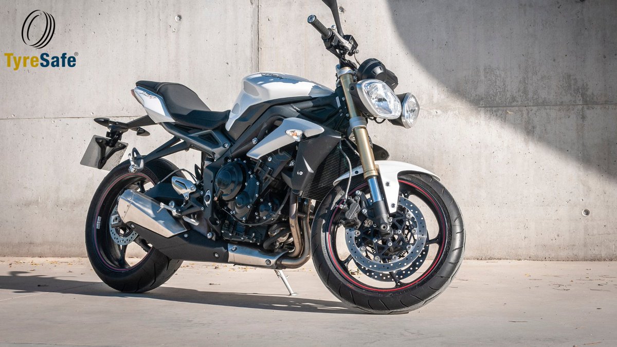 Tyresafe's tweet photo. Motorbike riders, if you’ve had new tyres fitted make sure that they have been fitted the right way round by checking the directional arrows on the sidewall. #MotorbikeRiders #TyreSafeTips #CheckTyres https://t.co/oiuHHwe201
