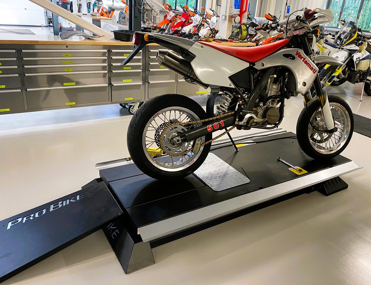 Motorcyclesolo's tweet photo. Next on the @ProBikeUK lift, a very rare 501 Vertimati #supermotard https://t.co/QfozquZZBG