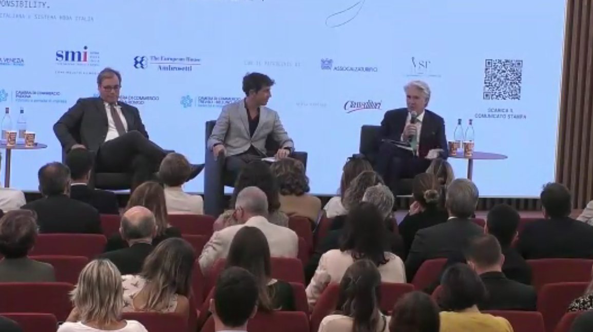 Ambrosetti_'s tweet photo. Venice Sustainable Fashion Forum 2022 #VeniceSFF
Flavio Sciuccati, Dir. Global Fashion Unit: con questo evento vogliamo riportare in Italia il grande dibattito sul tema #moda e #sostenibilità e unire tutte le filiere e i marchi in questo confronto collettivo https://t.co/9FlPy6PviB