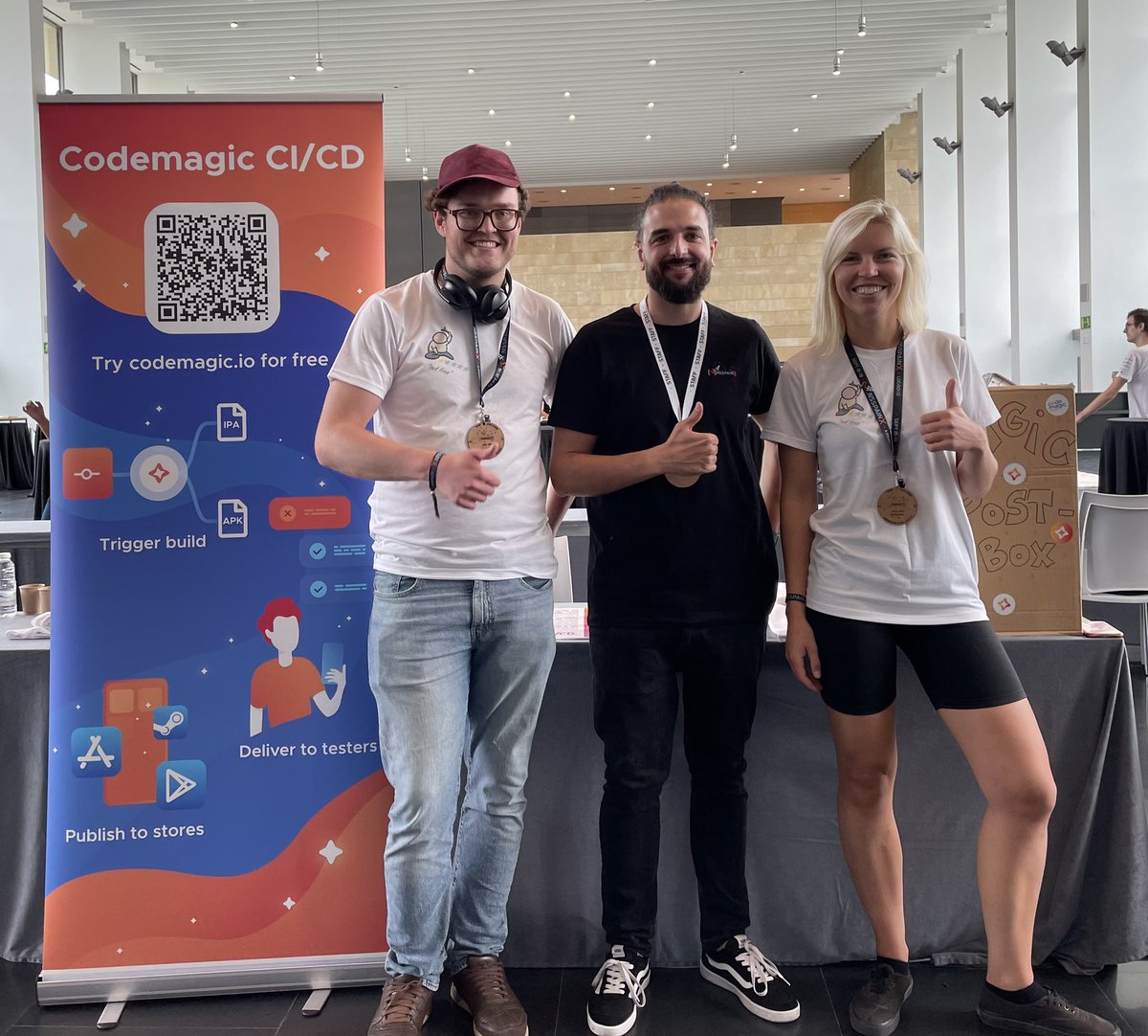 liinalaul's tweet photo. @NSSpain with @martinjeret and @Lascorbe 
Visit us to get a T-shirt and send some good words to the other side of the 🌍 through our Magic Postbox 📮
@codemagicio #NSSpain2022 https://t.co/rF2mJTC4ZX