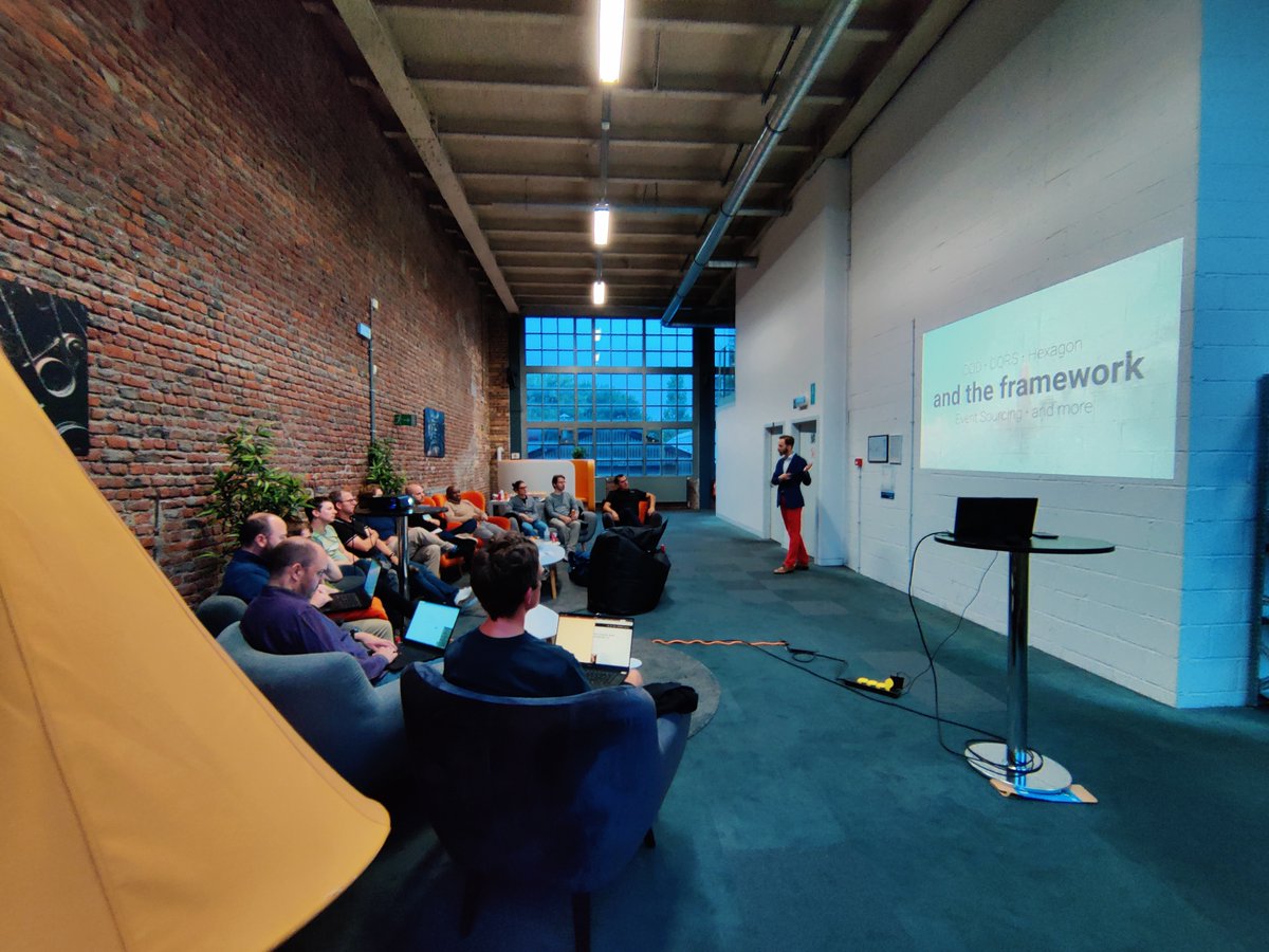 IbuildingsNL's tweet photo. De eerste Ibuildings MeetUp in Brussel was een groot succes! 👨‍💻

Sprekers Tomasz Kowalczyk &amp; Pauline Vos namen de bezoekers mee in de wereld van #DDD, #CQRS, #EventSourcing en #Hexagonal #Architecture en het bouwen van een #Raffler met #Websockets. Op naar de volgende editie! https://t.co/vhmwOptHiI