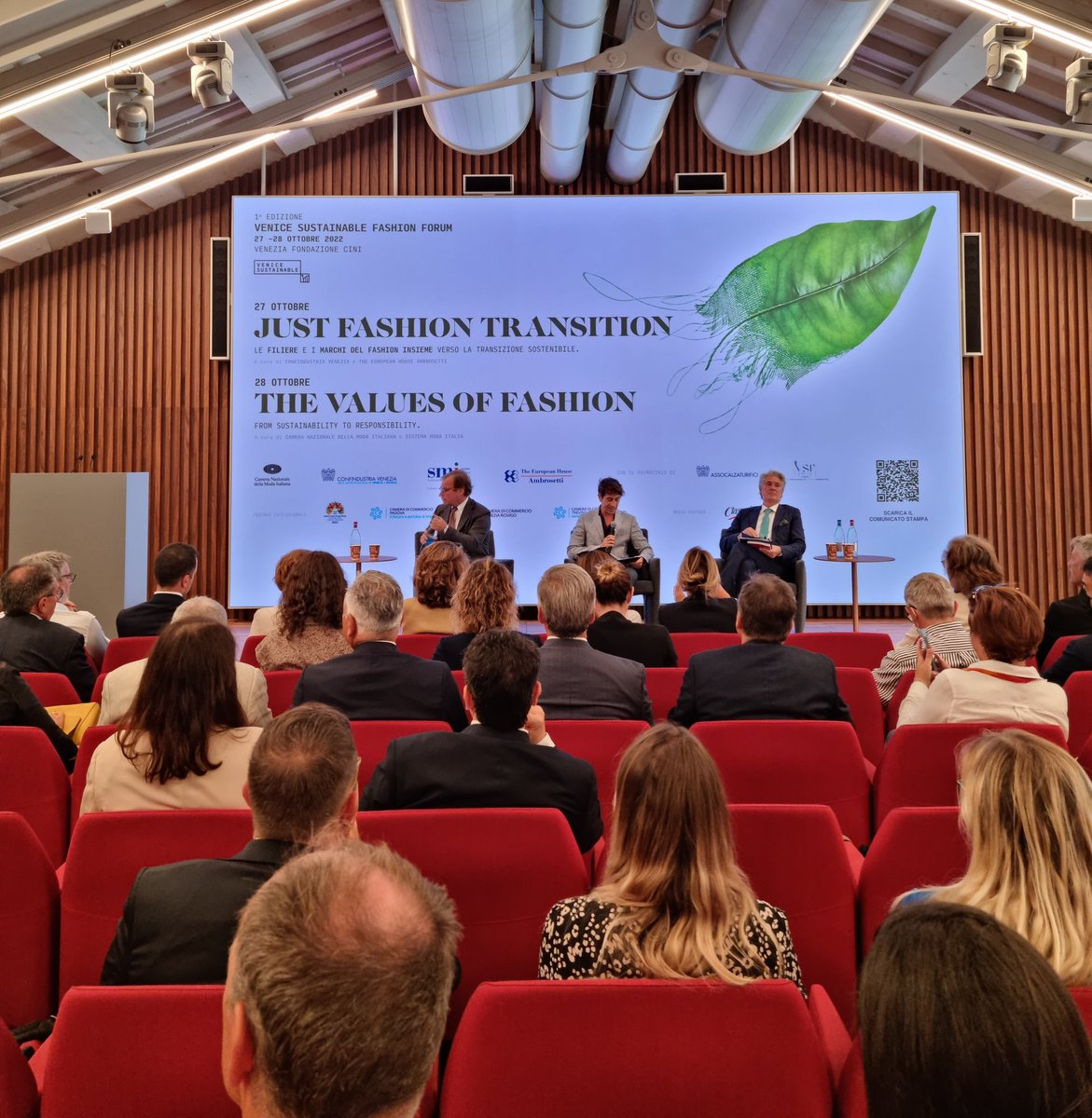 franzrusso's tweet photo. Venezia oggi il centro del mondo del Turismo e anche della #Moda Sostenibile. Viene presentato oggi il primo "Venice Sustainable Fashion Forum" il 27 e 28 ottobre.
"L'impegno รฉ quello di lanciare un impegno triennale per una transizione sostenibile"
#VSFF https://t.co/fJOmw6lBth