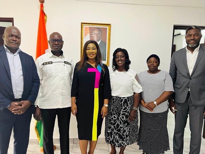 Pendant notre séjour à Accra, nous sommes passés à l’ambassade de notre beau pays, la Côte d’Ivoire 🇨🇮 🇨🇮 . 
Le moment fut convivial et chaleureux. Grand merci au Capitaine AKE et ses collaborateurs pour le bel accueil 🙏👌❤️

#happy 
#work #enjoy