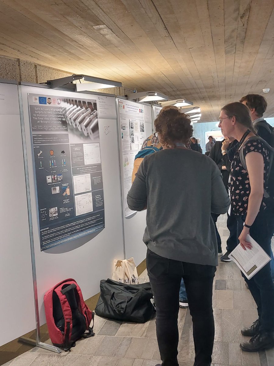 ERC_RESOLUTION's tweet photo. At the Radiocarbon Conference @ETH_en bring some results of the @ERC_RESOLUTION great talk by @DraganaPalecek 
 on #fossils shells and great poster by @tasshells on our graphite target at the #Bravho lab in @Ciamician_unibo https://t.co/0Nl4Dc95Bw