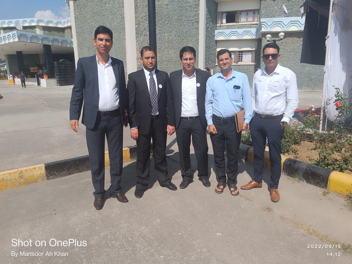 JKPSCLecturers's tweet photo. Happy engineers day. Together we are buildingthis nation.
@jkcega 
@AlokKum36531399 https://t.co/5FZfzRc5QA