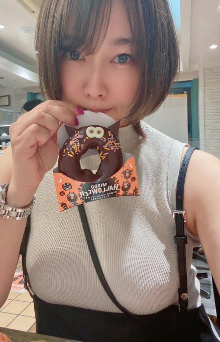 芋の奴売り切れっ😡 https://t.co/044v4bBAR9<a href="/tag/%E3%83%8D%E3%82%B3%E8%80%B3"class="tags"><span>#ネコ耳</span></a><a href="/tag/%E4%BE%8B%E3%81%AE%E3%82%BF%E3%83%BC%E3%83%88%E3%83%AB%E3%83%8D%E3%83%83%E3%82%AF"class="tags"><span>#例のタートルネック</span></a><a href="/tag/%E3%82%AC%E3%83%BC%E3%82%BF%E3%83%BC"class="tags"><span>#ガーター</span></a>