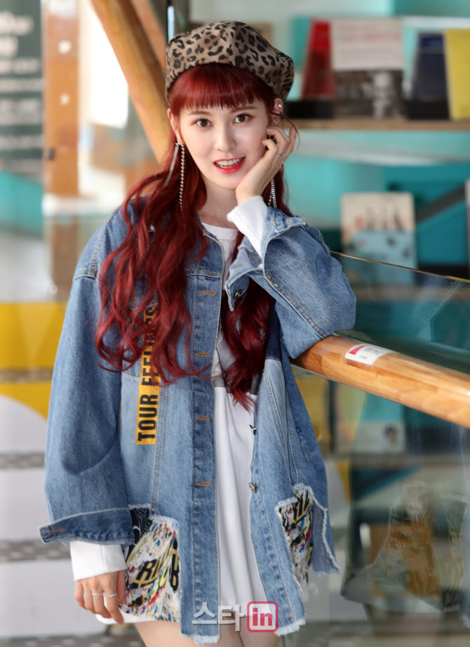 [ARTICLE] DIA Yebin exclusive interview with E-daily 

🔗 n.news.naver.com/entertain/arti…

(You can read it using automatic translation) 

#DIA #다이아 <a href="/dia_official/">다이아 DIA</a>
#백예빈 #예빈 #YEBIN 
#7th_Debut_Anniversary
#RootingForYou