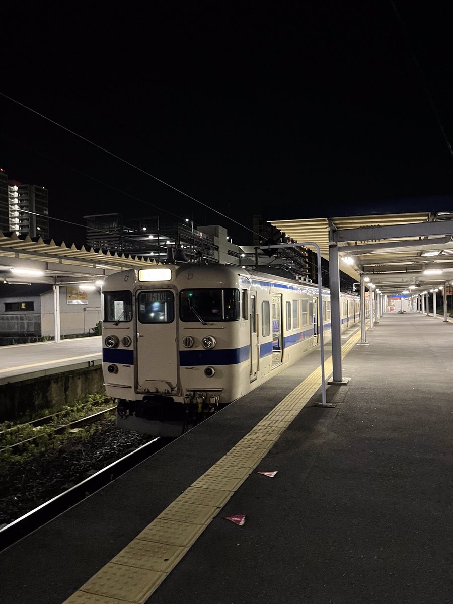 riverman363's tweet photo. 7月17日の #146M と #4259M 
←羽犬塚 #FO1511 + #FO108 小倉 → の編成です。
#415系 #415系100番台 #415系1500番台　#赤間駅 #八幡駅 #小倉駅 https://t.co/1IOo1VCBt9