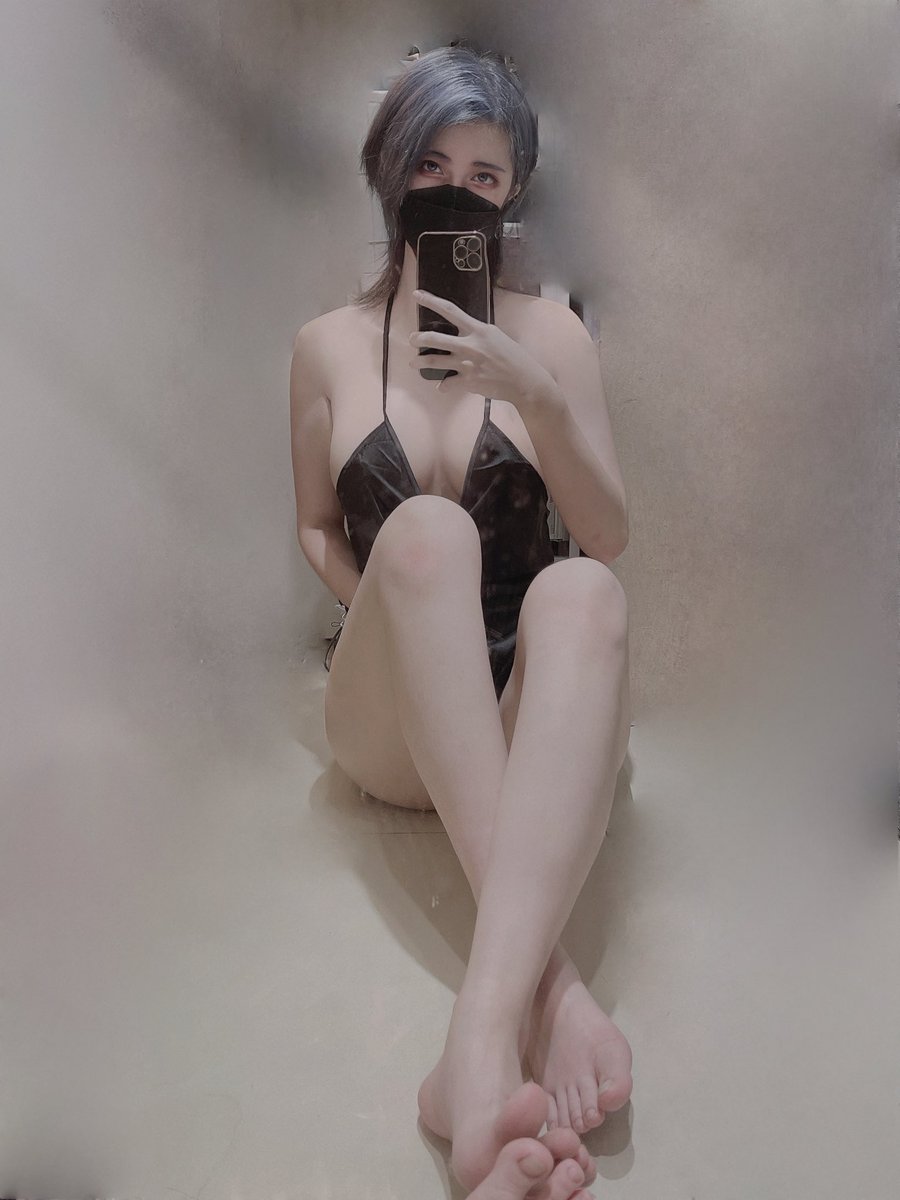 配合排版截圖，
我覺得這張的腿蠻好看 https://t.co/jcgjh3nWx6