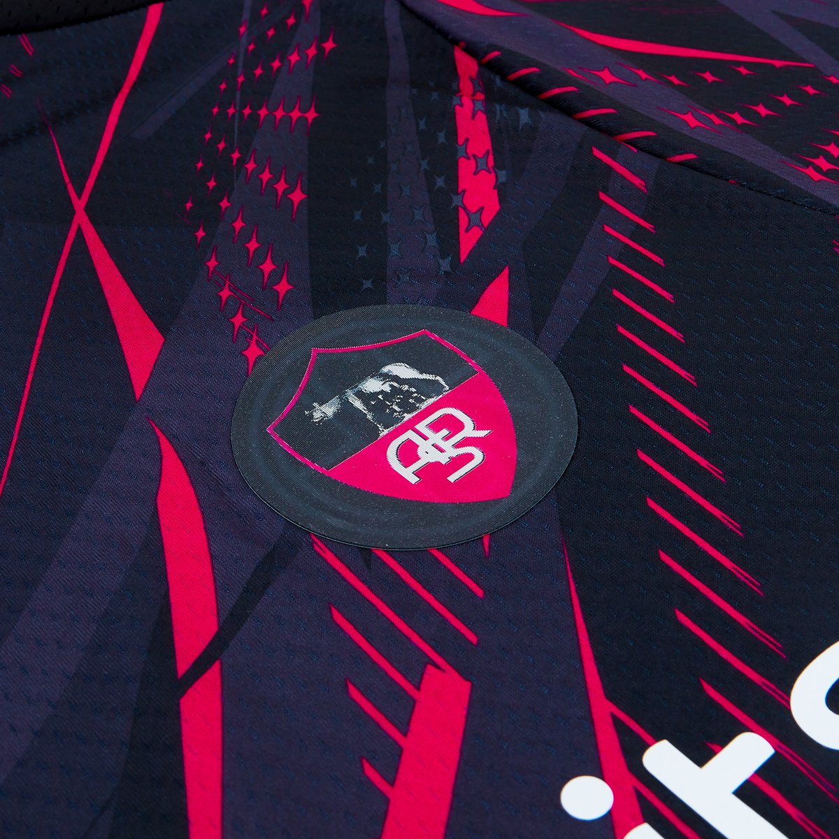 phildelves's tweet photo. The holographic crest on the new Roma third is a massive gimmick and I love it. https://t.co/0kV30u0gdU