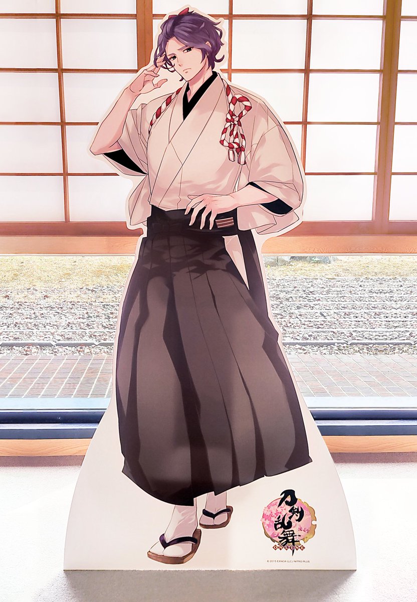 「お馴染みのパネルたち。内番歌仙さん本当に嫌そうな顔してるな〜 」|小町屋チカのイラスト