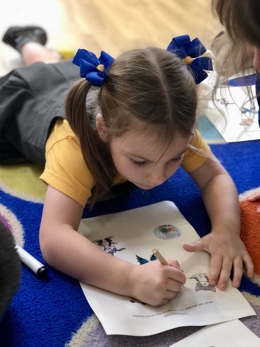 JamesBrindleyPS's tweet photo. Wow! Check out Reception’s writing today! They’ve all completed their first piece of independent writing and understandably their teachers are very proud of them. #TeamReception 📚✏️ https://t.co/wbiWQewlr8