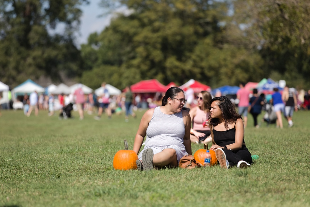 ShopLocRaleigh's tweet photo. 1 month until #FallingForLocal! 🍁🎶🍻🎃
🗓 Oct 15
🕚11-6
📍@dixpark

Falling for Local is FREE to attend and presented in partnership by City of Raleigh Parks, Recreation and Cultural Resources, Shop Local Raleigh, &amp; Dix Park Conservancy.

https://t.co/5ph9RchlAV https://t.co/k59L7l8hVc