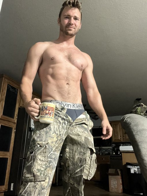 Goooood Morning!!! Coffee Camo and Hoodie season is my favorite time of the year😍 Have a great day everyone<a href="/tag/sexysaturxay"class="tags"><span>#sexysaturxay</span></a>