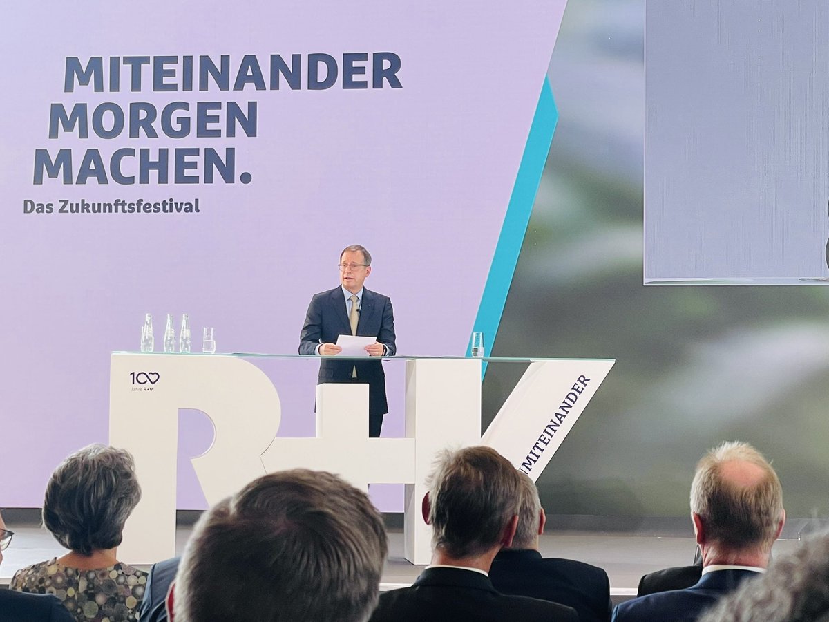 Mut und Zuversicht - besser Handeln und die Zukunft besser machen! „Packen Sie die aktuellen Probelme an und bringen Sie sich aktiv ein!“ #100jahre <a href="/ruv_news/">R+V News</a> <a href="/ruv_de/">R+V Versicherung</a> #zukunftsfestival ein Lieblingsprojekt von Norbert Rollinger ist <a href="/Sascha_Eschmann/">Sascha Eschmann 🇪🇺</a> nurmut.online