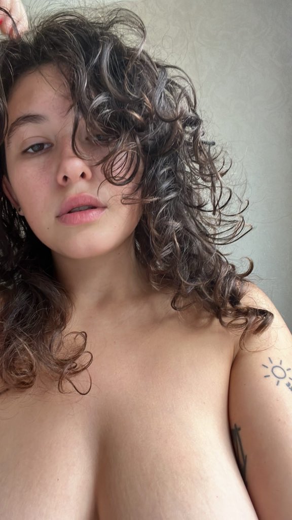 Sophoulla’s pics and videos