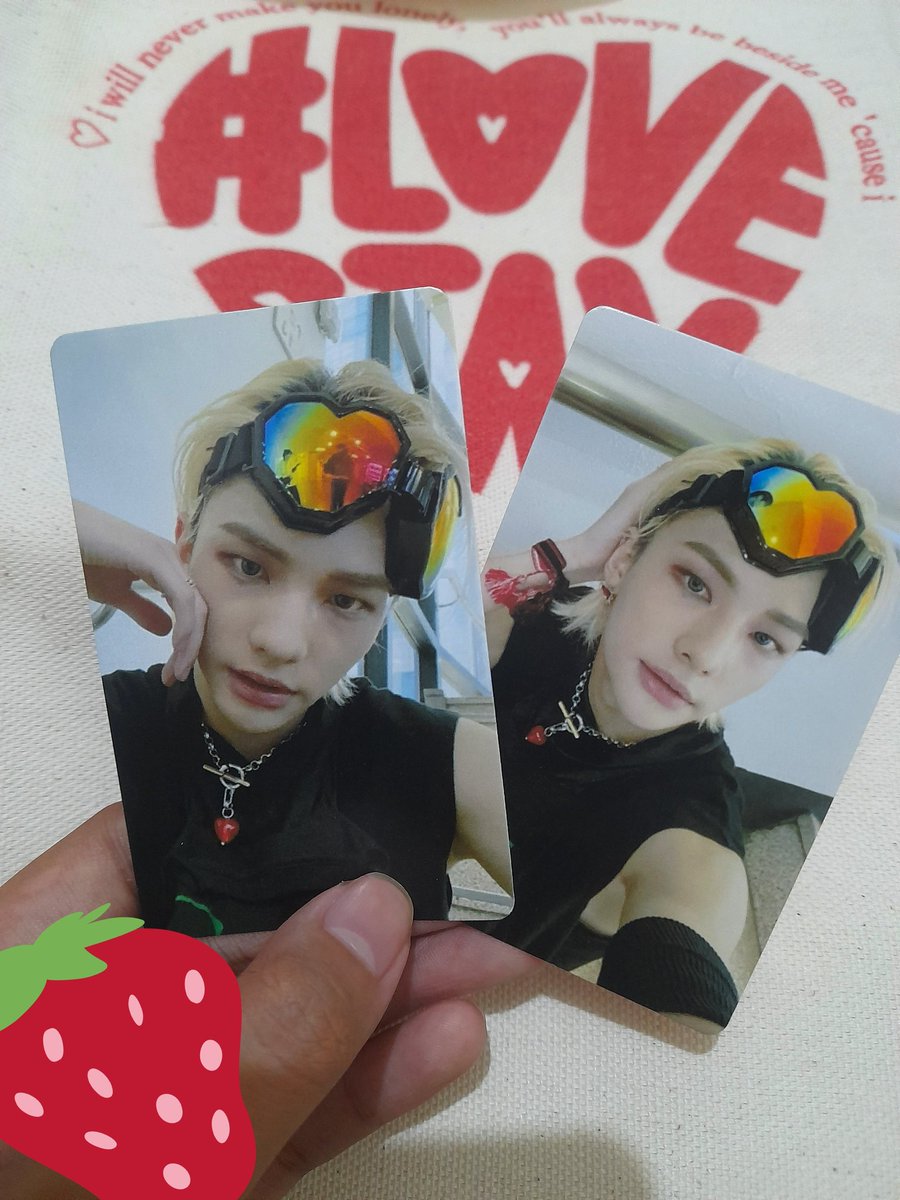 skzeena_'s tweet photo. hai hai dea! @linozbasket my lovestay tote bag arrived na po. ang gandaaaa. i love it, the letter, and the freebies 🤩 thank you so much! #fromlinoz https://t.co/nVTWRYwHYo