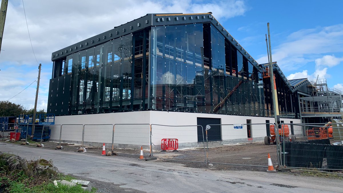 AngusM1966's tweet photo. The new Port Ellen distillery suddenly has an almost finished look about it. #Islay #whisky https://t.co/I2EX5xPYZ1