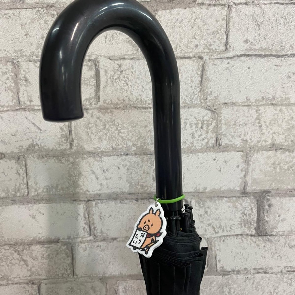 SHUmatsukura101's tweet photo. 今週末の三連休てづバでデビューする新商品たち！！！

アクリルブローチにウッドブローチ、アンブレラマーカーなどなど色々作っております！！！

#てづば
#てづバ
#artandhandmadebazaar 
#artand handmade https://t.co/aXHX58NQ0V