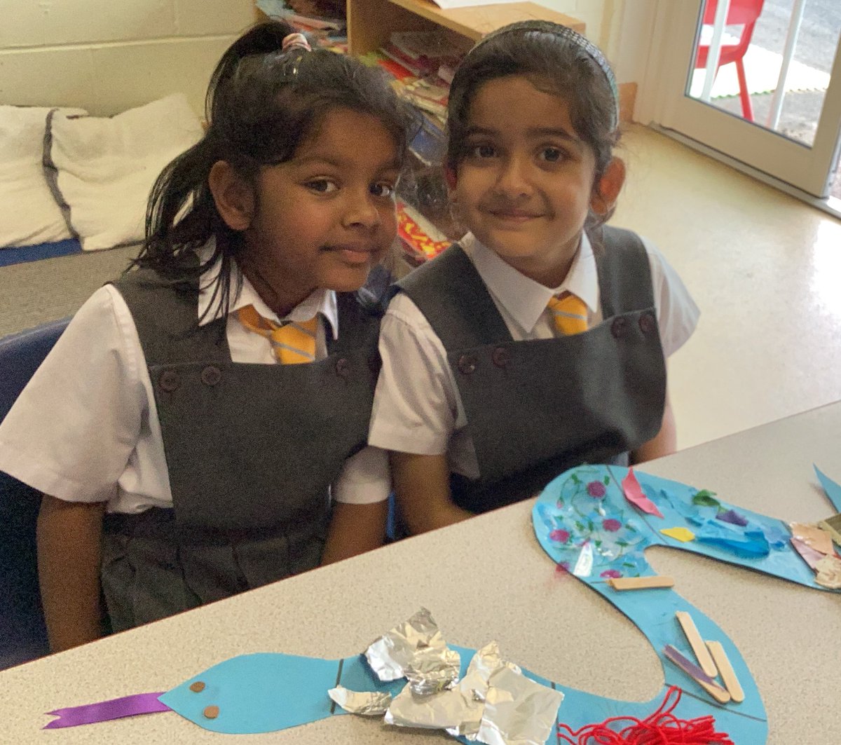 StainesPrepYr1's tweet photo. We have enjoyed sorting out different materials in #StainesPrepScience we have been using adjectives to describe them too. It has been great to collaborate! https://t.co/tAVSUJFlAz