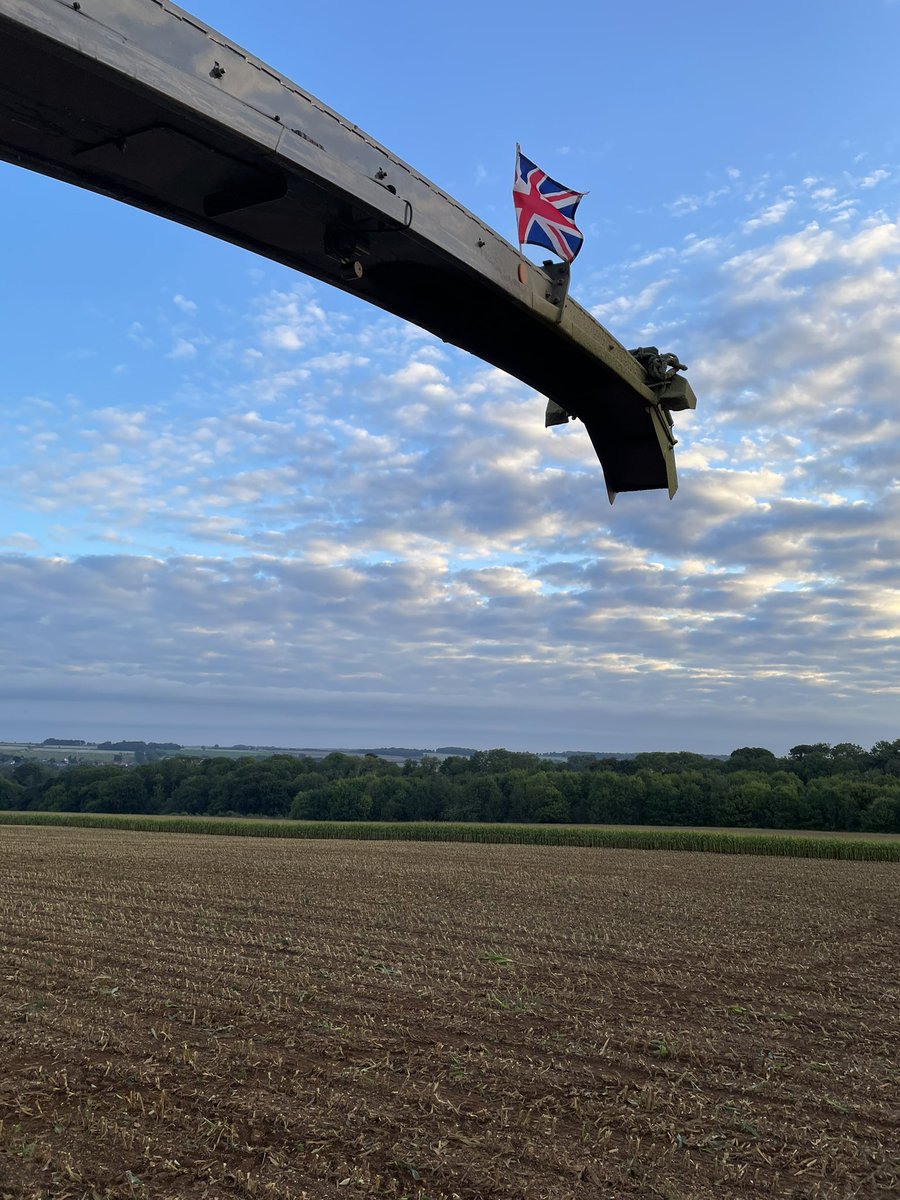 neilwalk's tweet photo. Morning rush hour queue #maize https://t.co/GP1IsO6PbW