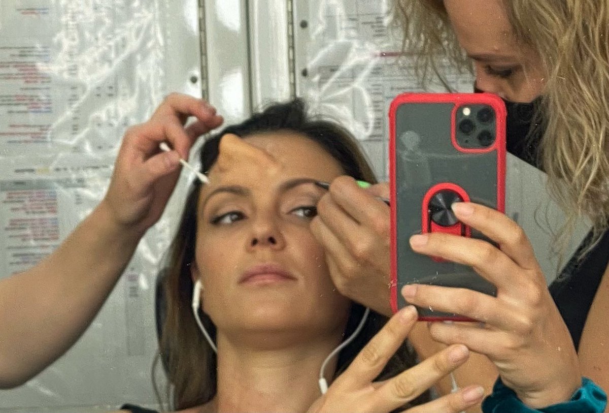 🍆 or 👃🏻?? 

Iykyk. 

If you don’t, watch #TheImperfects on @Netflix.