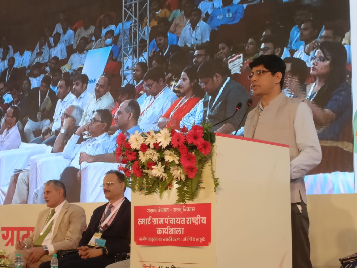 PatankarRishi's tweet photo. Feeling privileged☺️✨ to speak at 'Smart Village Panchayats: Empowering Rural Communities; Leaving No One Behind’ conference' organised by MoRD at Lucknow @academy_csc @CSCegov_ @ceo_csc @PMGDISHA @Tele_Law @GoI_MeitY https://t.co/BKh1KUWzWN