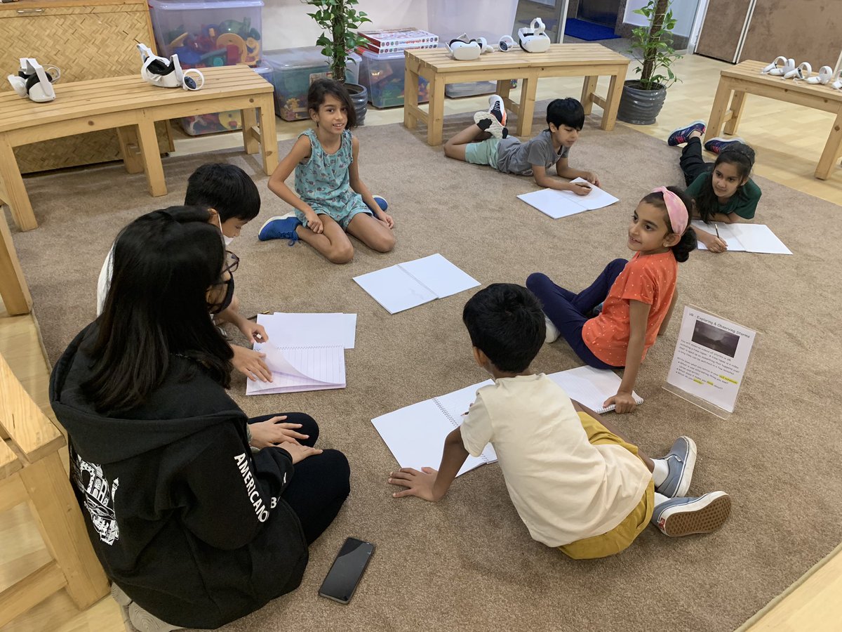 picklennium's tweet photo. Collaborating with @Shilpa_19 ,  @AndyinIndia1 &amp; @devanshijoshi09 using STEM projects and VR to kick off G3 weather unit @ASBIndia with different provocations https://t.co/xm7PEc1jax