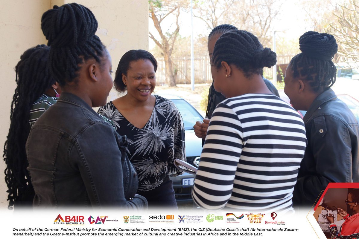 ab4_ir's tweet photo. Our Divas yesterday learned Drone Cinematography, learning how to create beautiful aerial shots when shooting a film.
@goetheinstitut @goethejoburg @InspireAfricaG
#ab4ir
#drone
#Umbocoder
#Womanempowerment
#4IR
#WomenInTechnology
#dronedivas
#drones https://t.co/OMLZ022AiE