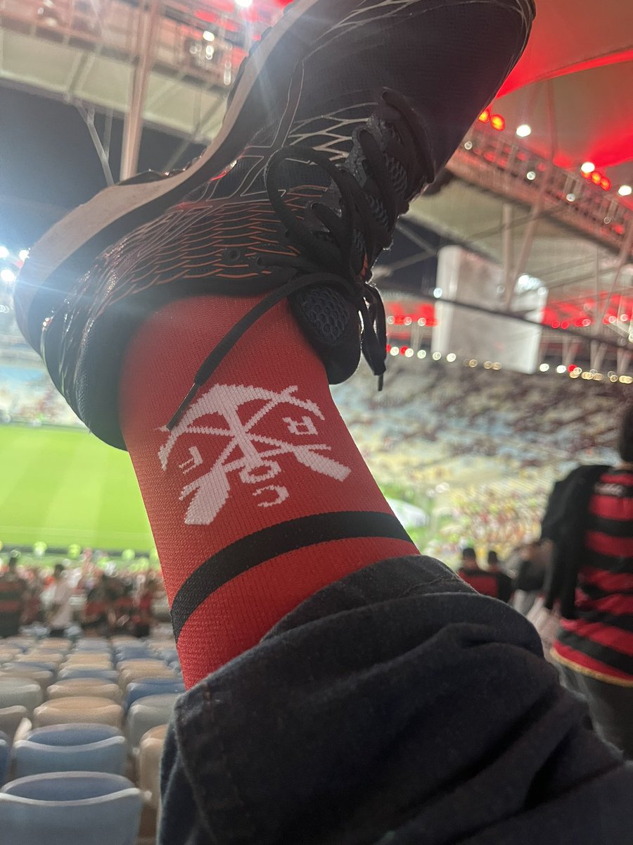 jpguims's tweet photo. Bom dia para você que acordou na chuvinha, quase sem dormir, zero voz, mas com o pé direito pra cima e um sorriso de orelha a orelha!
Flamengo jogou com uma maturidade incrível!
Só vem, final da CdB!
E, pra gente? Só bora!
#Flamengo #Mengo #SoBora https://t.co/bVMIEDE7wF