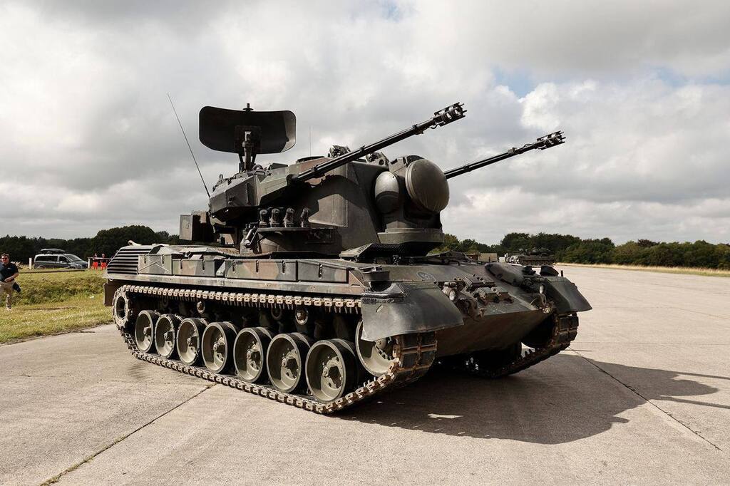 UkraineKriegDE's tweet photo. ⚡️In dieser Woche hat Deutschland vier weitere Flugabwehrkanonen vom Typ Gepard und 65 Kühlschränke für Medikamente an die Ukraine übergeben. via https://t.co/OA0V2aVXD1

#russland #ukraine #krieg #ukrainenews #ukrainenachrichten #ukrainedeutsch #ukrainede #kriegukraine https://t.co/jwHuhPqOw4