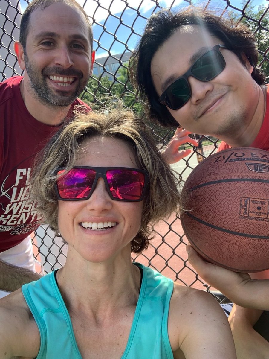We're hiring! Preferably someone inquisitive, collaborative, motivated, and down for poorly played pick-up basketball. Matching haircuts with <a href="/AaronYeo2K/">AaronYeo</a> and I not required. <a href="/NeuroOnc/">SNO</a> <a href="/DFBC_PedCare/">Dana-Farber/Boston Children's</a> 

careers.soc-neuro-onc.org/jobs/17443157/…