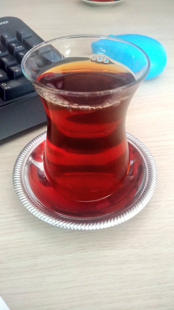 Çay var içersen...