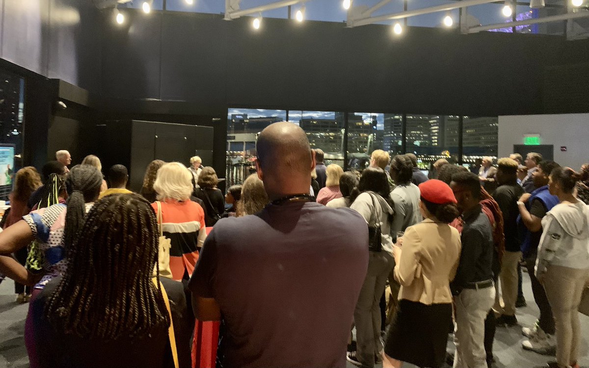 jason_fine's tweet photo. Wonderful event for @DickinsonCol Reynolds Leadership Scholar Program supported by Jennifer ‘77 &amp; George Reynolds for MD residents to attend amazing liberal arts college. Great seeing many students from across #Maryland

More details here: https://t.co/Mo7PACttuk

#DickinsonProud https://t.co/3I9OrgY2MT