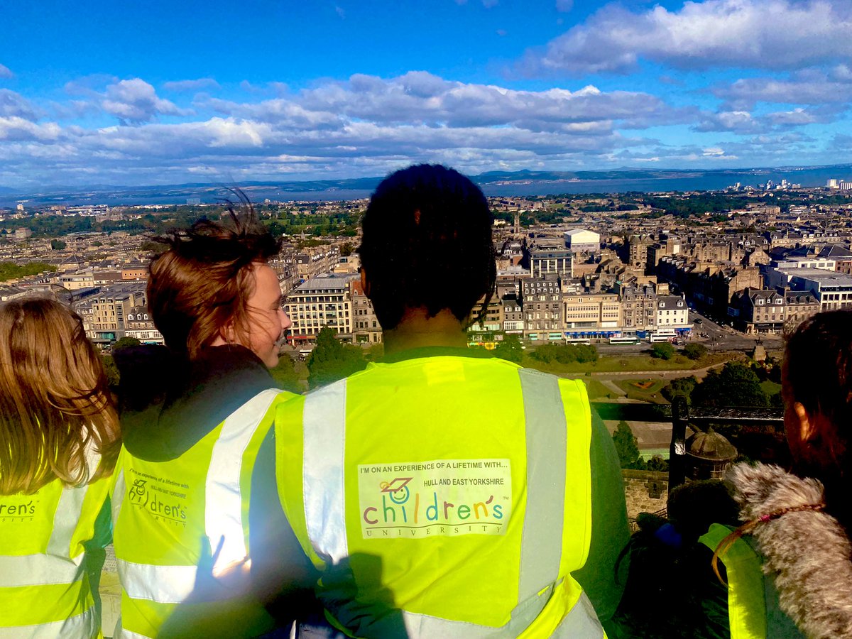 Have an amazing time <a href="/edinburghcastle/">Edinburgh Castle</a> exploring lots of fascinating history 🏴󠁧󠁢󠁳󠁣󠁴󠁿 children of <a href="/wearenewington/">Newington Academy</a> are being very well behaved on an experience of a lifetime #creatingdreams thanks <a href="/ABPHumber/">ABP Humber</a> #partnership