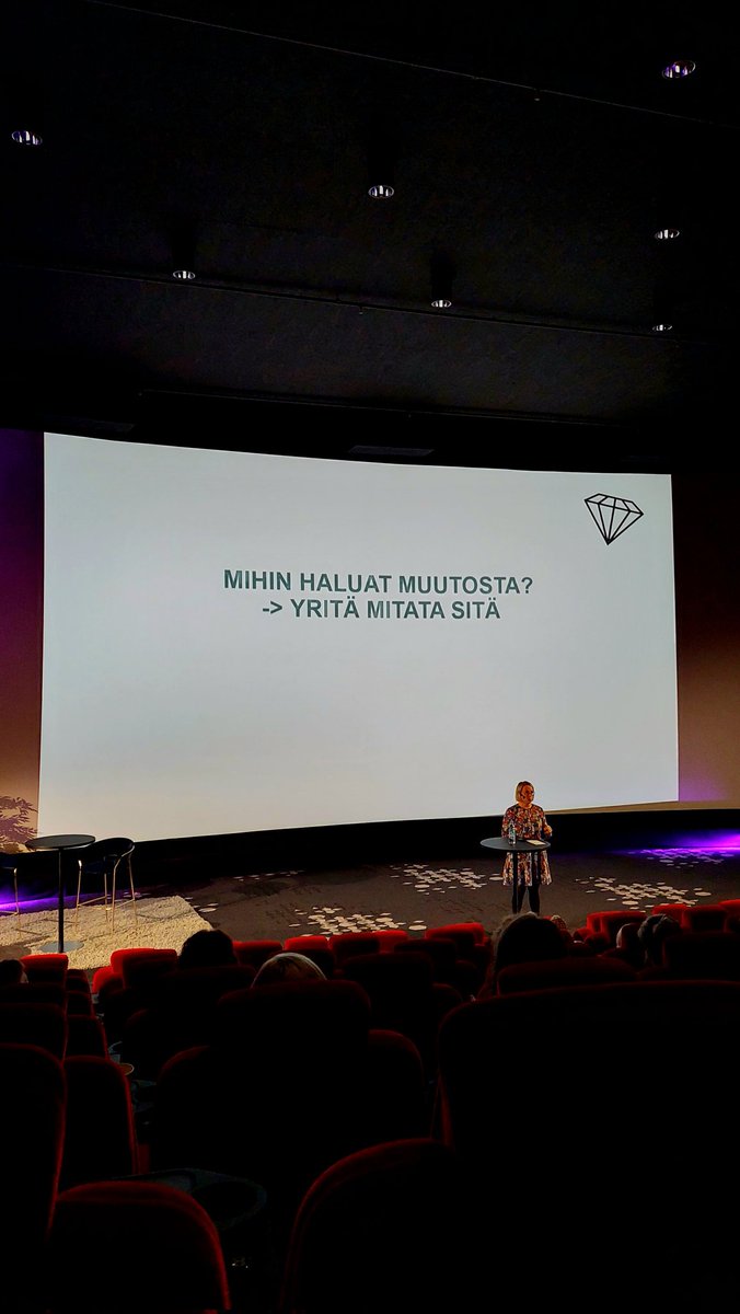 karokoivula's tweet photo. Työyhteisöviestinnän tavoitteet ja mittaaminen - yksi suosikkiaiheistani 💎 Tänään inspiraatiota ja tietoa hankkimassa #Viestintä2022 tapahtumassa 💎 Etenkin @PipsaLottaM tarjosi kiinnostavia kulmia ja vahvistusta omille ajatuksille sisäisen viestinnän mittaamisesta 👏👏👏 https://t.co/lxrVdiVHJw